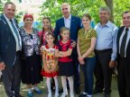 Example of a Moldovan family raising four orphan girls