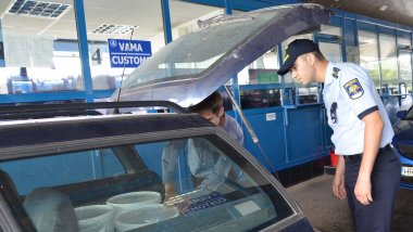 Smuggling of FOUR TONS of pork STOPPED by customs officers 