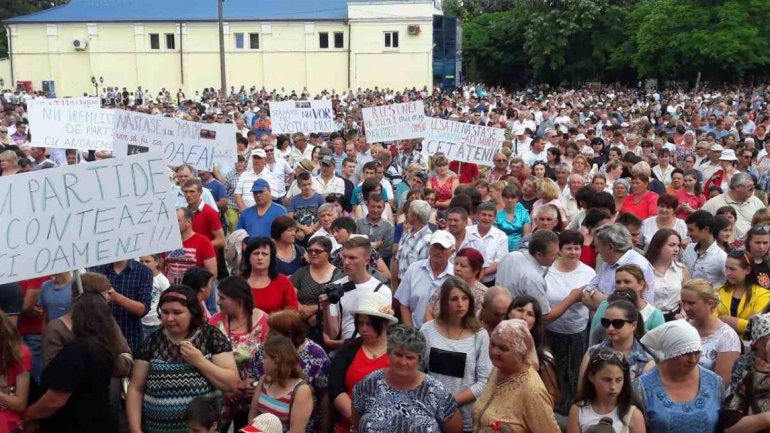 THOUSANDS of Moldovans RALLY for change of electoral system (PHOTO/VIDEO)