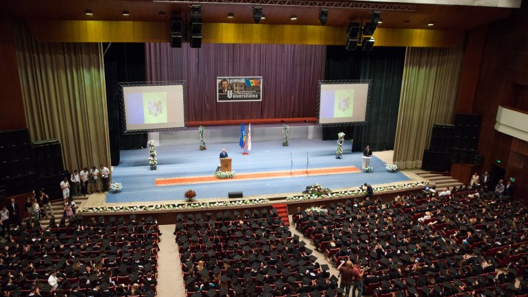 Pavel Filip urges graduates of medical university to have professional values (PHOTO)