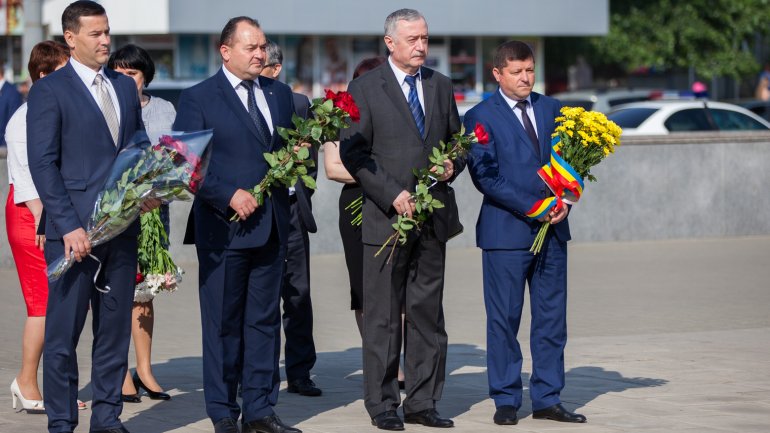 Pavel Filip and Andrian Candu commemorate victims of deportations of 1941 (PHOTO)