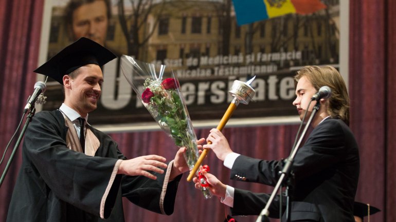 Pavel Filip urges graduates of medical university to have professional values (PHOTO)