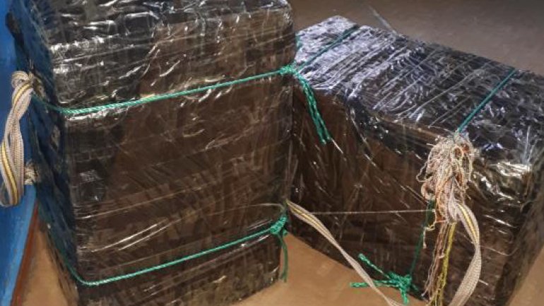 Men STOPPED from smuggling cigarettes at border with Romania (PHOTO)