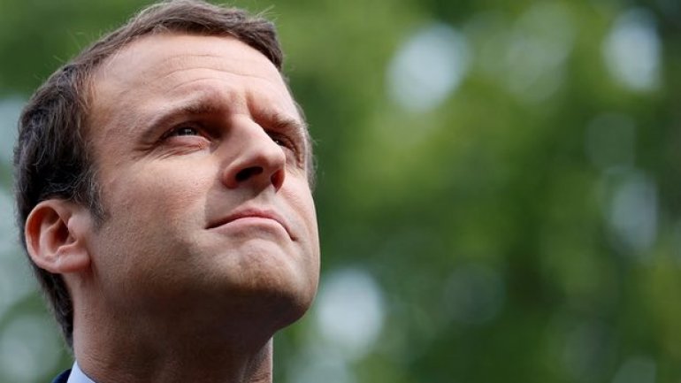 French parliamentary election polls point to Macron landslide