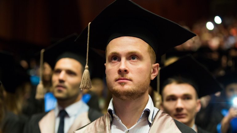 Pavel Filip urges graduates of medical university to have professional values (PHOTO)