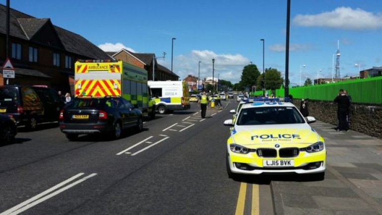 Six hurt as car strikes pedestrians outside Newcastle sports centre (PHOTO/VIDEO)