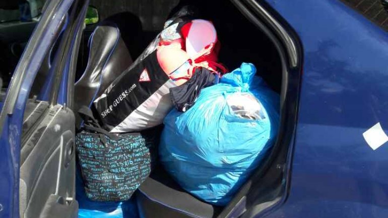 Clothing worth of 40 THOUSAND LEI identified and seized by Border Police (PHOTO)