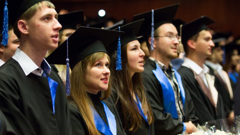 Pavel Filip urges graduates of medical university to have professional values (PHOTO)