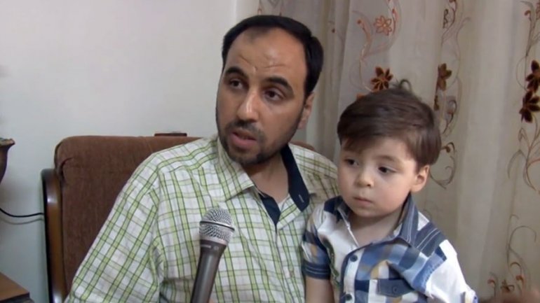 Father of blood & dust-covered Aleppo boy: They filmed him before providing first aid (VIDEO)