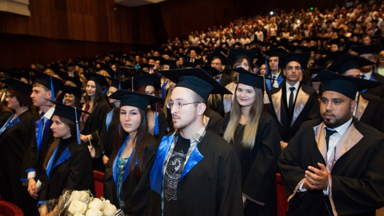 Pavel Filip urges graduates of medical university to have professional values (PHOTO)