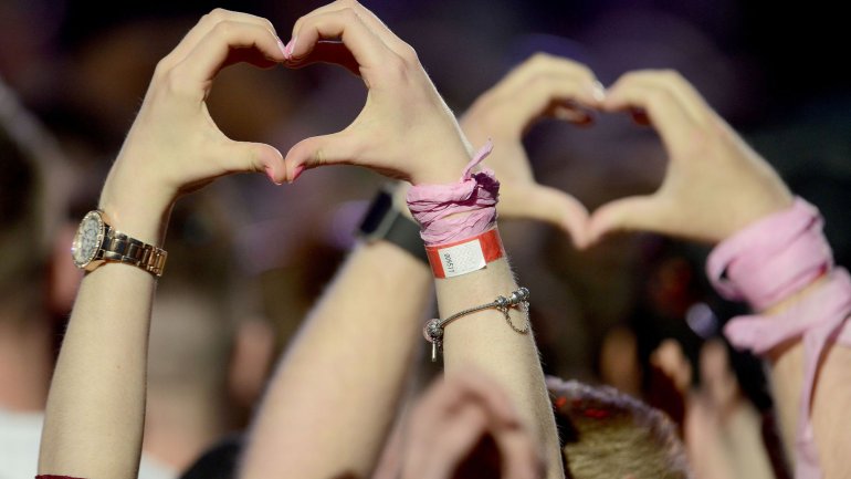 One Love Manchester: Joy shines through pain at benefit concert (PHOTO/VIDEO)