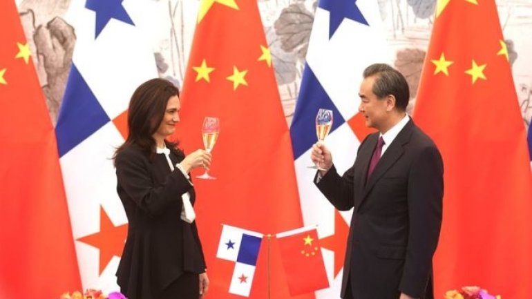 Panama cuts ties with Taiwan in favour of China