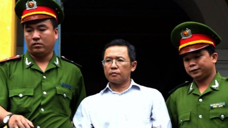 Vietnam blogger Pham Minh Hoang deported to France