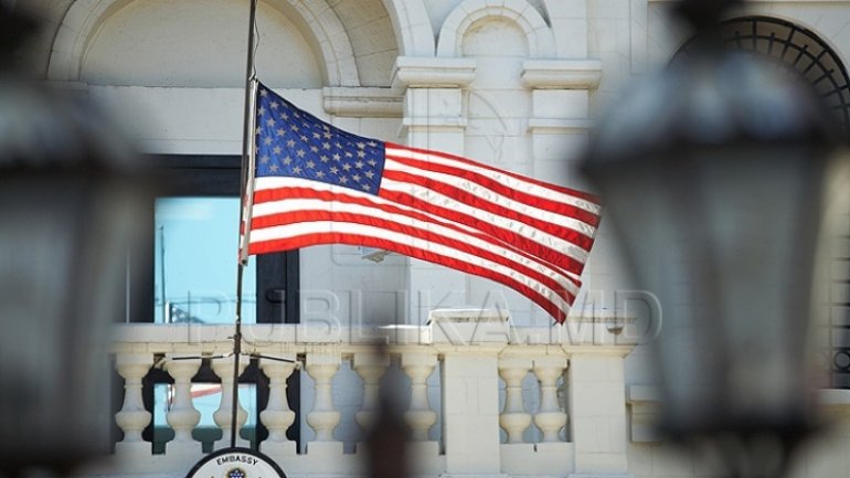 Commemorative plaque honoring Poland UNVEILED at US embassy in Chisinau