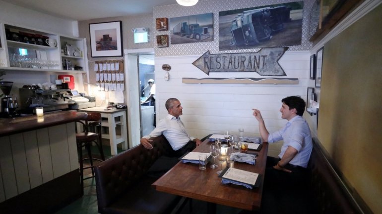 Barack Obama and Justin Trudeau discuss leadership over dinner