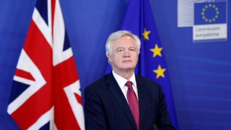 Brexit: David Davis 'pretty sure' of free trade deal