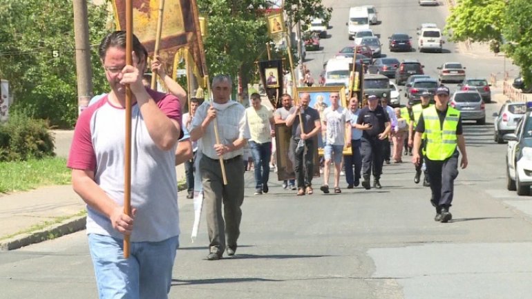 Christians march to mark Whitsunday