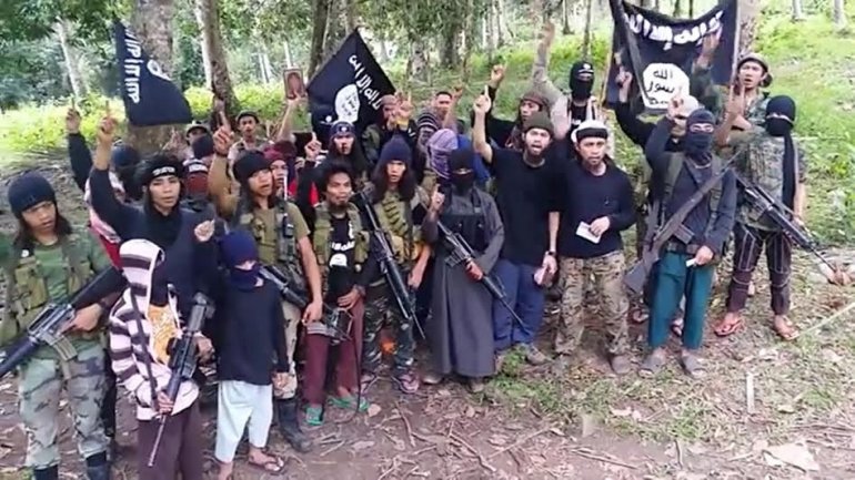 ISIS rebels kill, enslave civilians in Philippines