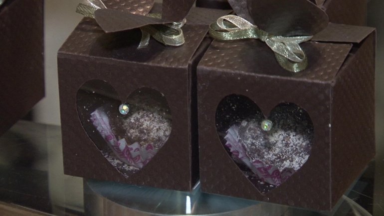 Chocolate covered walnuts. Moldovan woman creates pretty innovative delights 