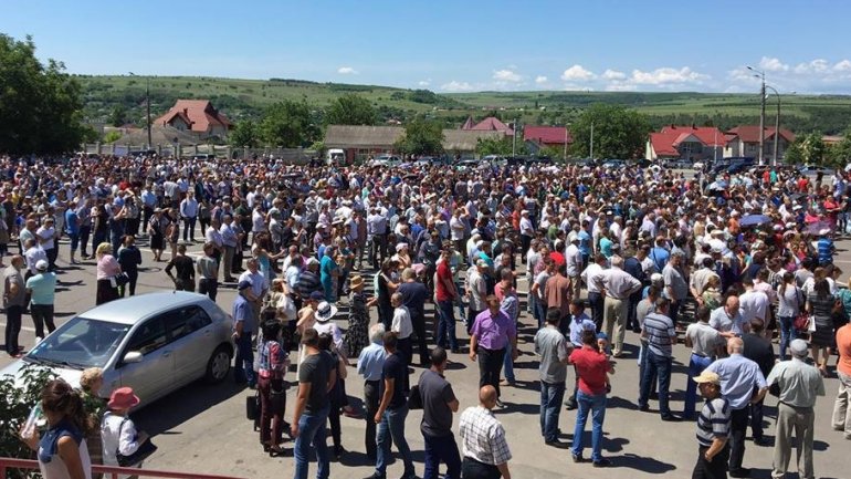 THOUSANDS of Moldovans RALLY for change of electoral system (PHOTO/VIDEO)