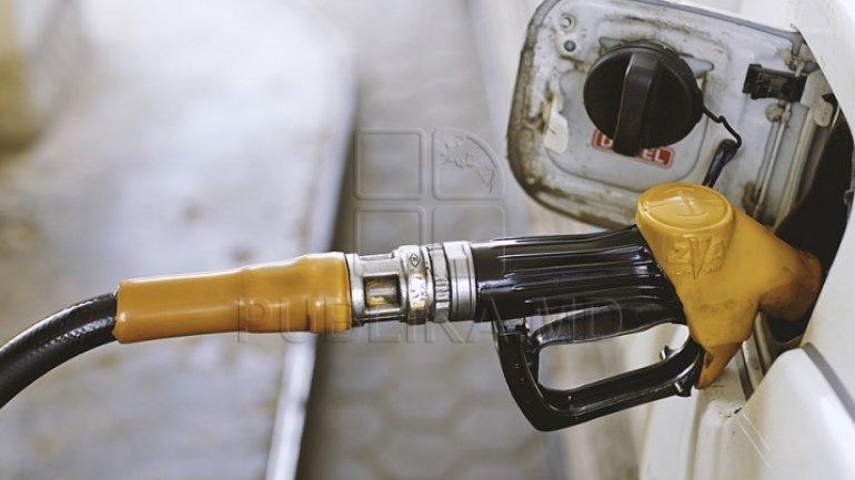 ANRE lowers prices for gasoline, diesel fuel at pump