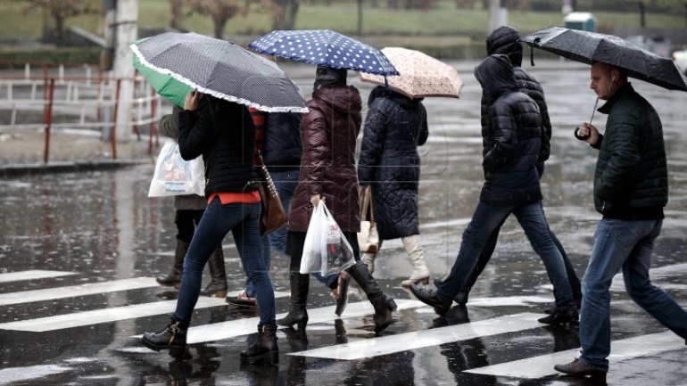 Yellow Warning issued in Moldova. Heavy rain and powerful wind