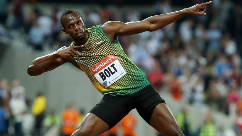 Usain Bolt wins final 100m race in Jamaica in emotional farewell