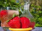 Summer beverage: Strawberry gin