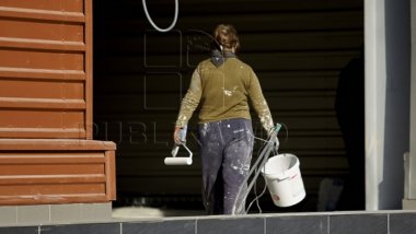 Moldova: repair season starts. While some go on holiday, others use vacation for renovations