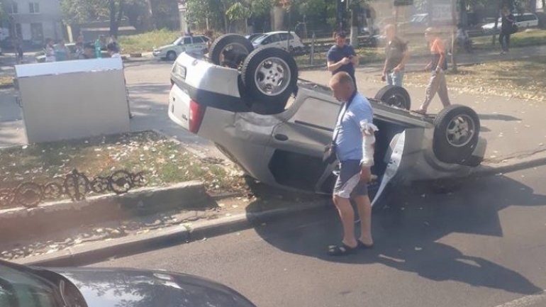 GRAVE ACCIDENT in capital center. A car, OVERTURNED on street