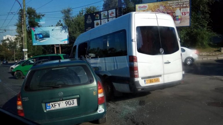 Minibus involved in grave accident in Chisinau