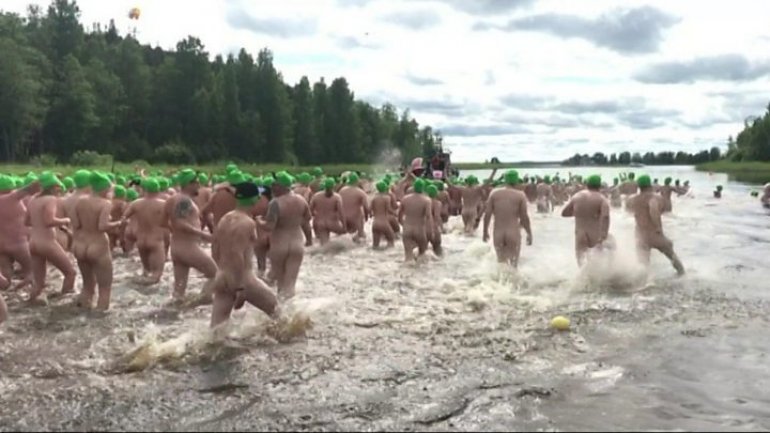 Finland in 'record-breaking' skinny dip 