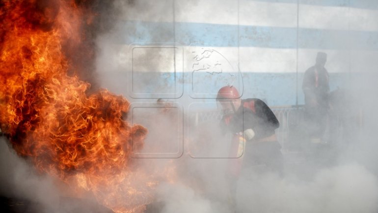 Two cars caught fire last night on Grenoble Street from Capital (Photo)