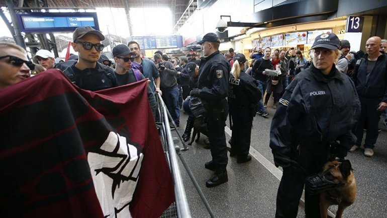 German police injured in clashes with Anti-Globalists in Hamburg