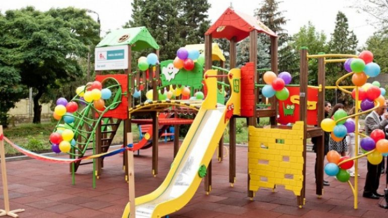 Gift for small patients: Edelweiss Foundation renovated playground of Nisporeni Rayon hospital