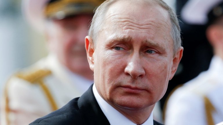 Putin ordered withdrawal of Russian troops from Syria