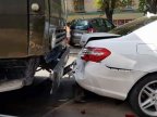 Truck crashes Mercedes in Chisinau center 