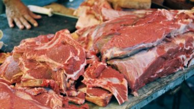 Smuggling of over 5.8 TONS of pork, stopped by customs officer at Ukraine border