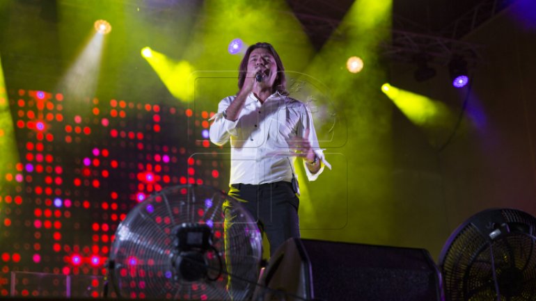 Over 100,000 spectators overwhelmed by unprecedented music concert in Chisinau center (Photos)