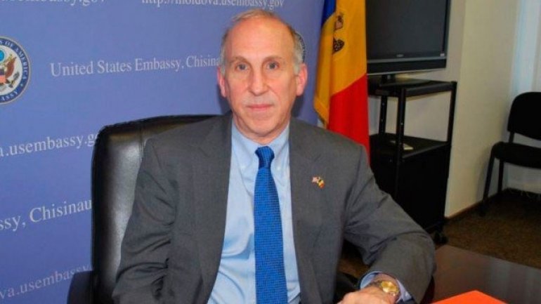 U.S. Ambassador, James Pettit congratulated Moldova with Independence Day in Romanian