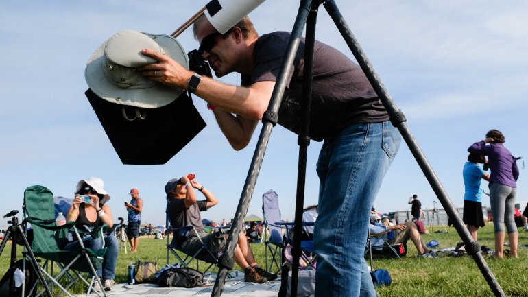 The Solar Eclipse, in pictures