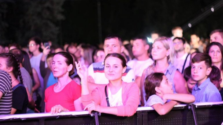 Over 100,000 spectators overwhelmed by unprecedented music concert in Chisinau center (Photos)