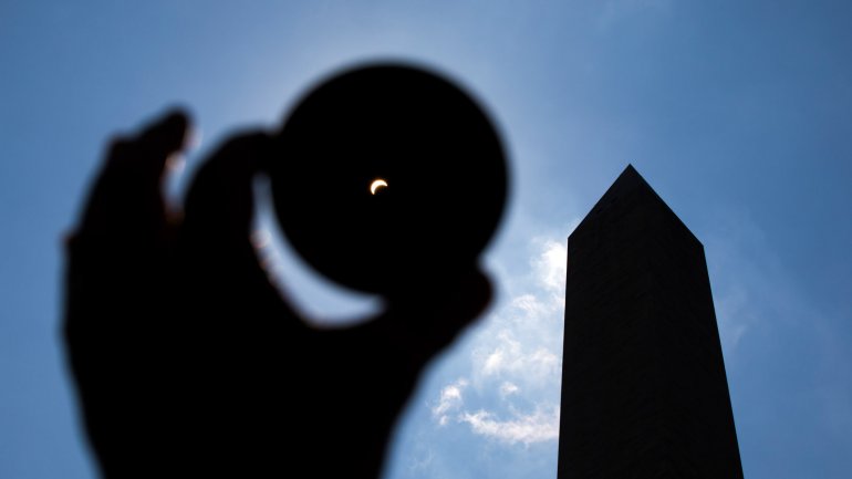 The Solar Eclipse, in pictures