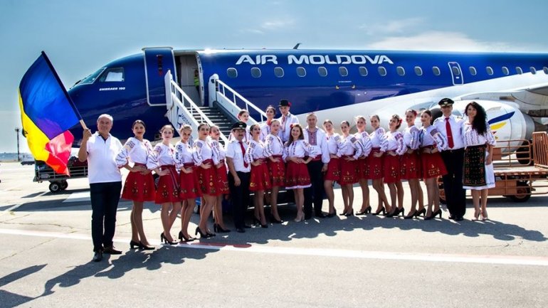 Air Moldova dresses in traditional clothes for Independence Day