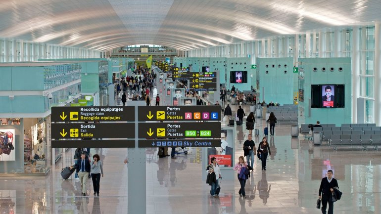 Staff of Barcelona airport on partial strike - alert from Moldova's external ministry 