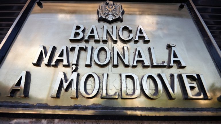 How much gold and money kept in stock of Moldovan National Bank? 