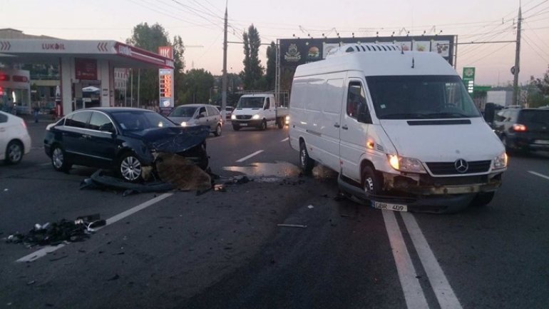 Chisinau: Chain-reaction crash of five cars in Ciocana (Video)