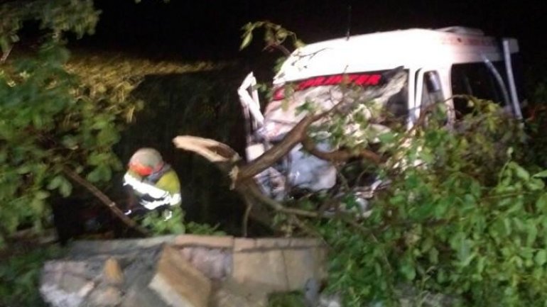 7 hospitalized after minibus hit violently trench and overturned