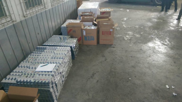 Three customs officers and a truck driver to stand trial