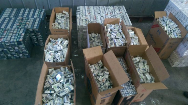 Three customs officers and a truck driver to stand trial